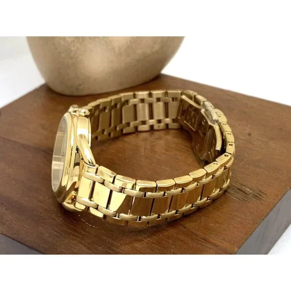 Tory Burch Women display picture 2